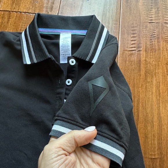 Lululemon Ivivva Girls Black We Run The Green Polo Short Sleeve Top Shirt Sz 7 - Picture 6 of 10
